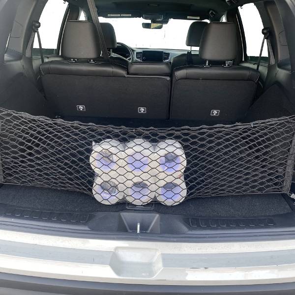 Cargo net is installed inside the car.