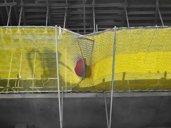 Vertically installed construction safety net